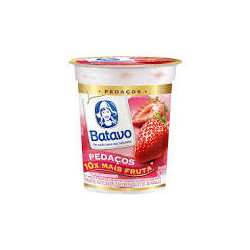 IOGURTE INTEGRAL MORANGO BATAVO PEDAÇOS COPO 100G