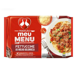 FETTUCCINE AO MOLHO BOLONHESA COM QUEIJO PARMESÃO RALADO PERDIGÃO MEU MENU PACOTE 300G