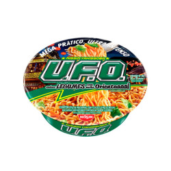 MACARRÃO INSTANTÂNEO YAKISSOBA LEGUMES COM MOLHO ORIENTAL NISSIN U.F.O. BANDEJA 95G