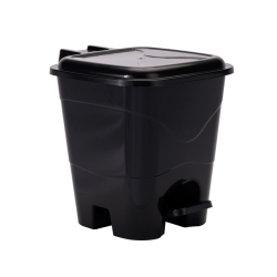 LIXEIRA 7 LTS C/ PEDAL PRETA REF.158 FORMPLAST